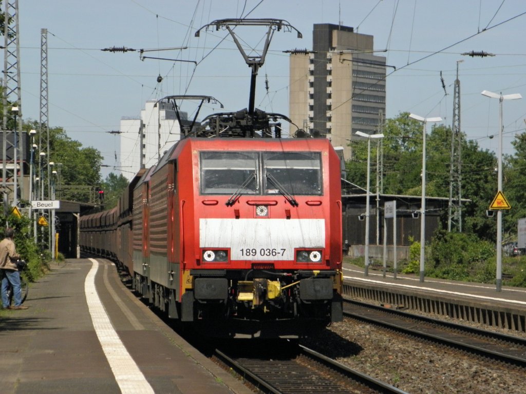 189 036-7 mit Schwestermaschine in Beuel am 23.5.2011