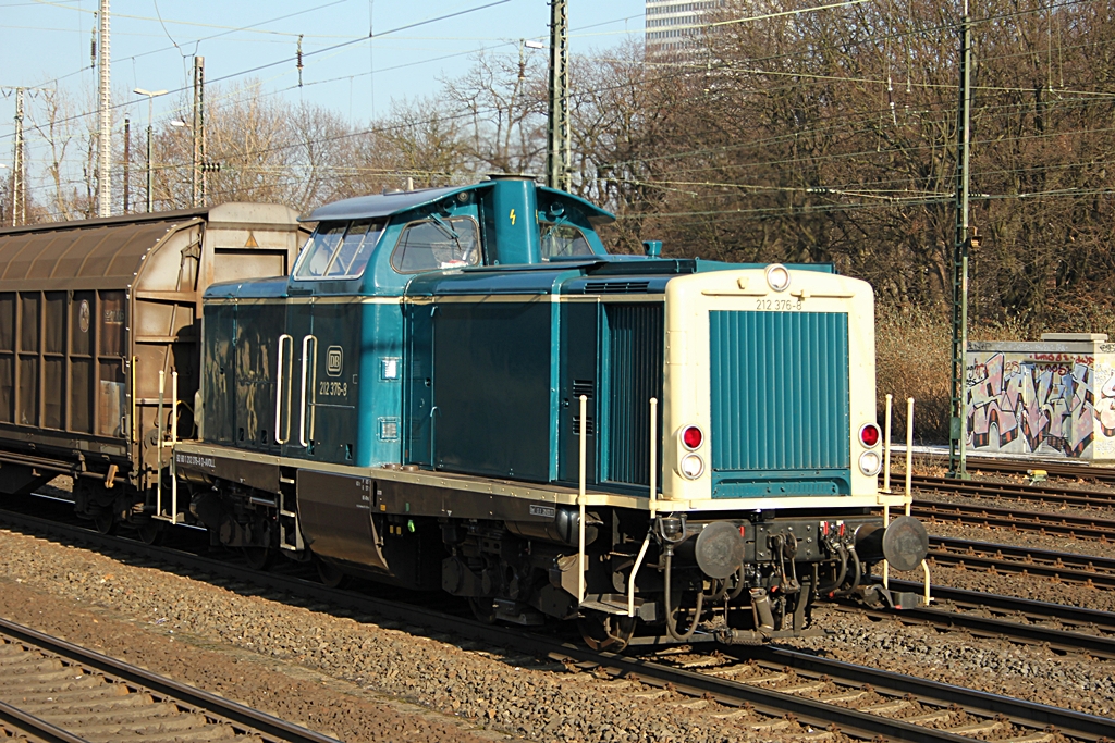Aggerbahn 212 376-8 i.E. fr die RSE in Kln West am 10.2.2012