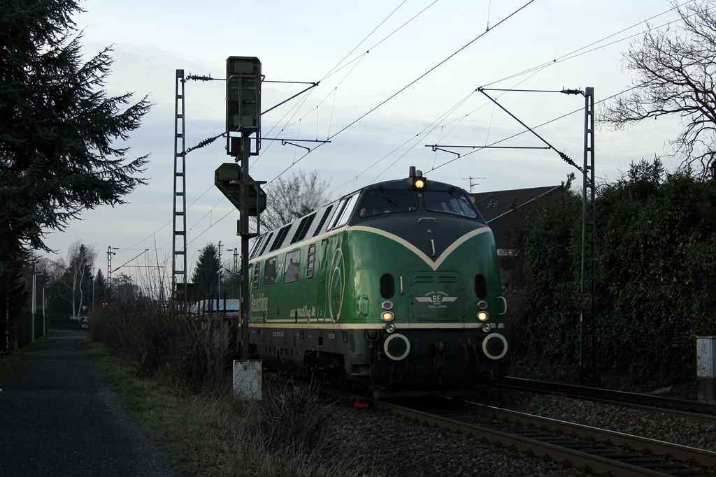 BEG V200 053 (ex. DB220 053) mit dem tglichen Alu-Zug in Beuel am 25.1.2012