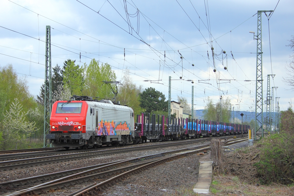CB Rail E37 519 mit Stahlwagen in Neuwied am 12.4.2012