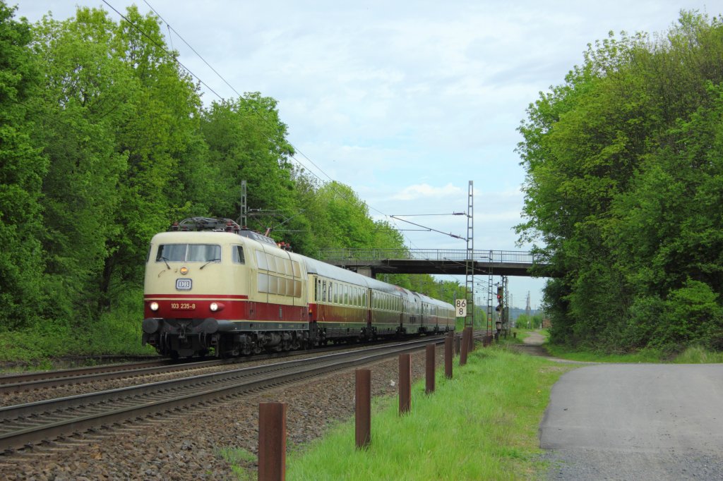 DB 103 235-8 mit dem TEE 8 (Venlo-Linz(Rhein)-Mainz Hbf) in Vilich-Mldorf am 30.4.2012