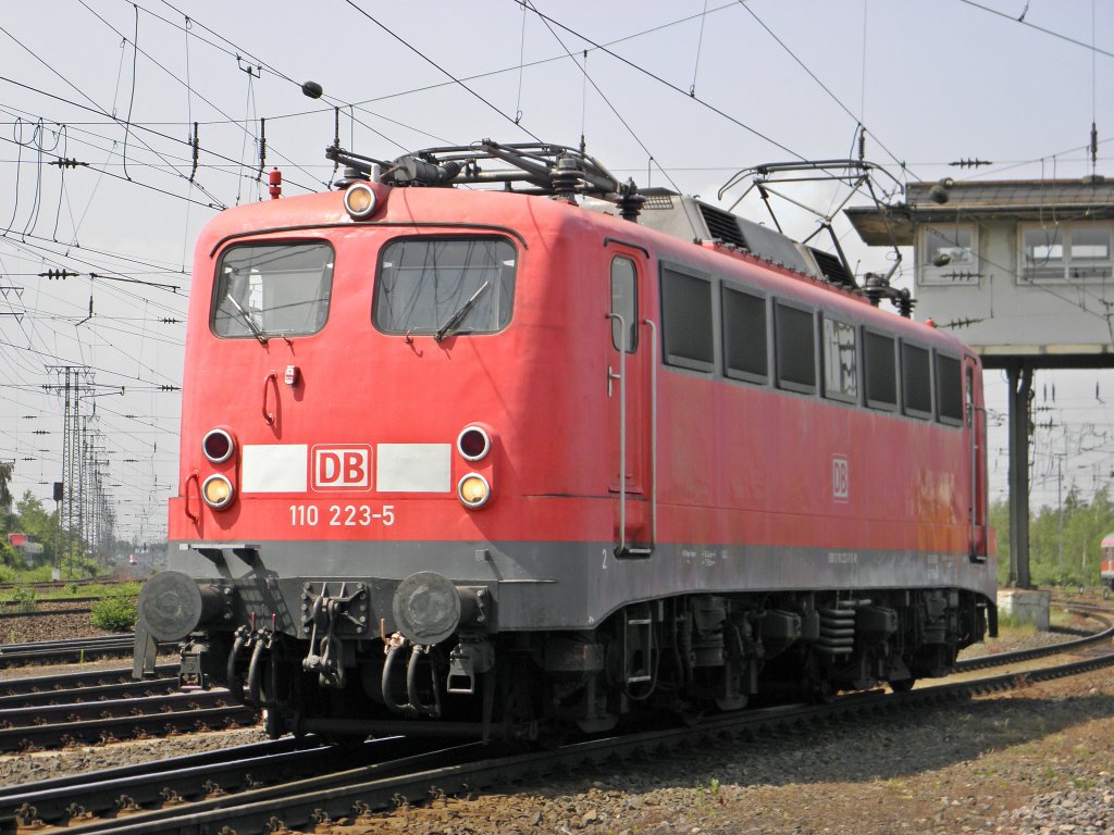 DB 110 223-5 auf der Lokparade in Koblenz-Ltzel am 21.5.2011