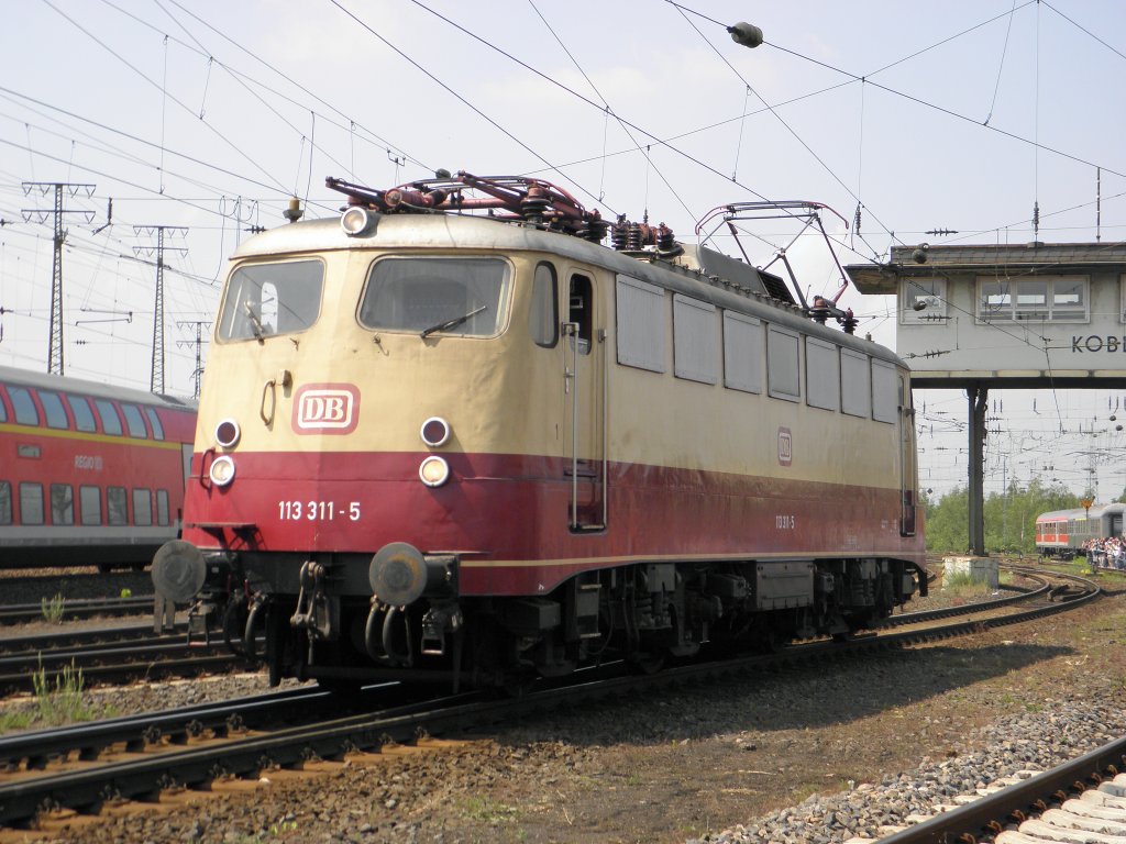 DB 113 311-5 auf der Lokparade in Koblenz-Ltzel am 21.5.2011