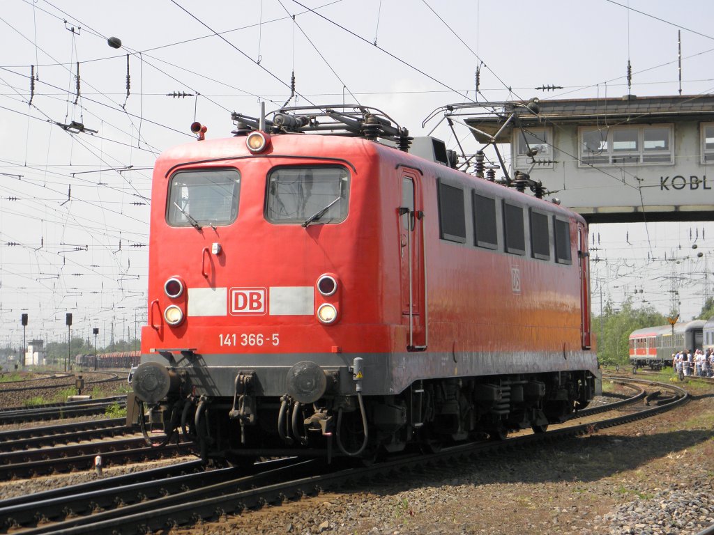 DB 141 366-5 auf der Lokparade in Koblenz-Ltzel am 21.5.2011