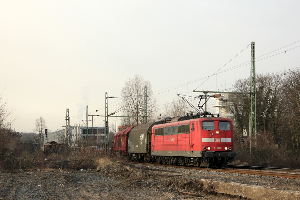 DB 151 136-9 in Bonn-Oberkassel am 3.2.2012
