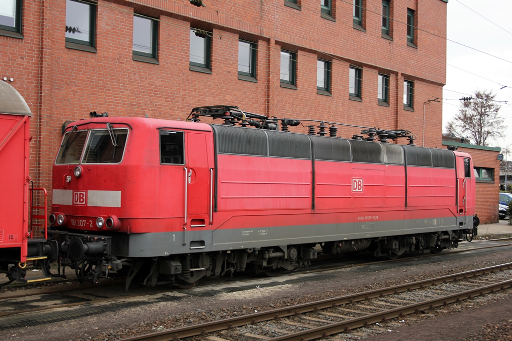 DB 181 207-2 abgestellt in Koblenz Hbf am 28.1.2012