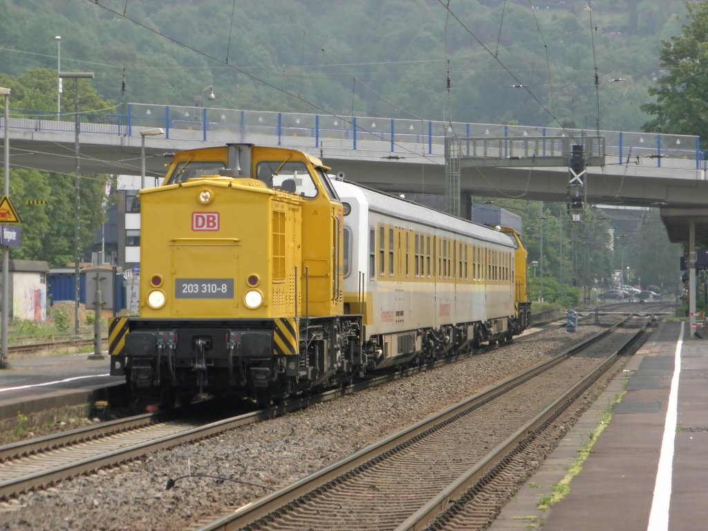 DB 203 310-8 mit einem Messzug in Knigswinter am 19.5.2011