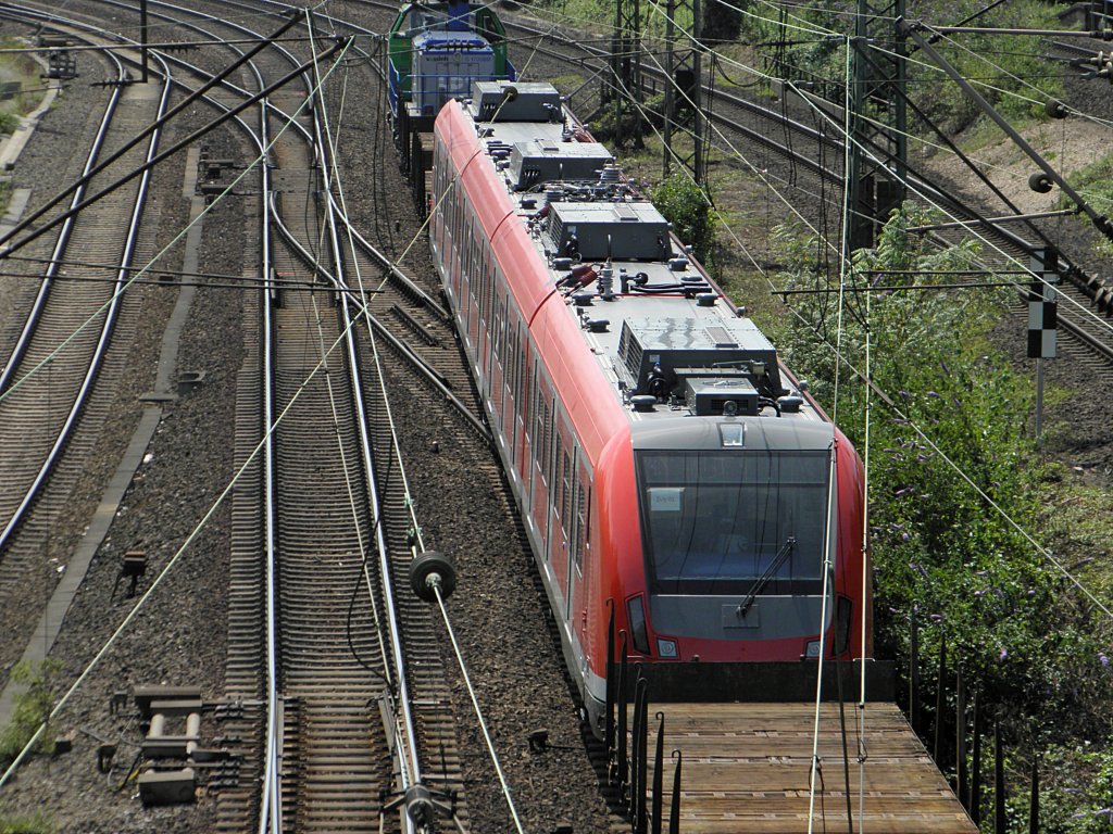 DB 430 001 bei der berfhrung in Kln West am 28.6.2011