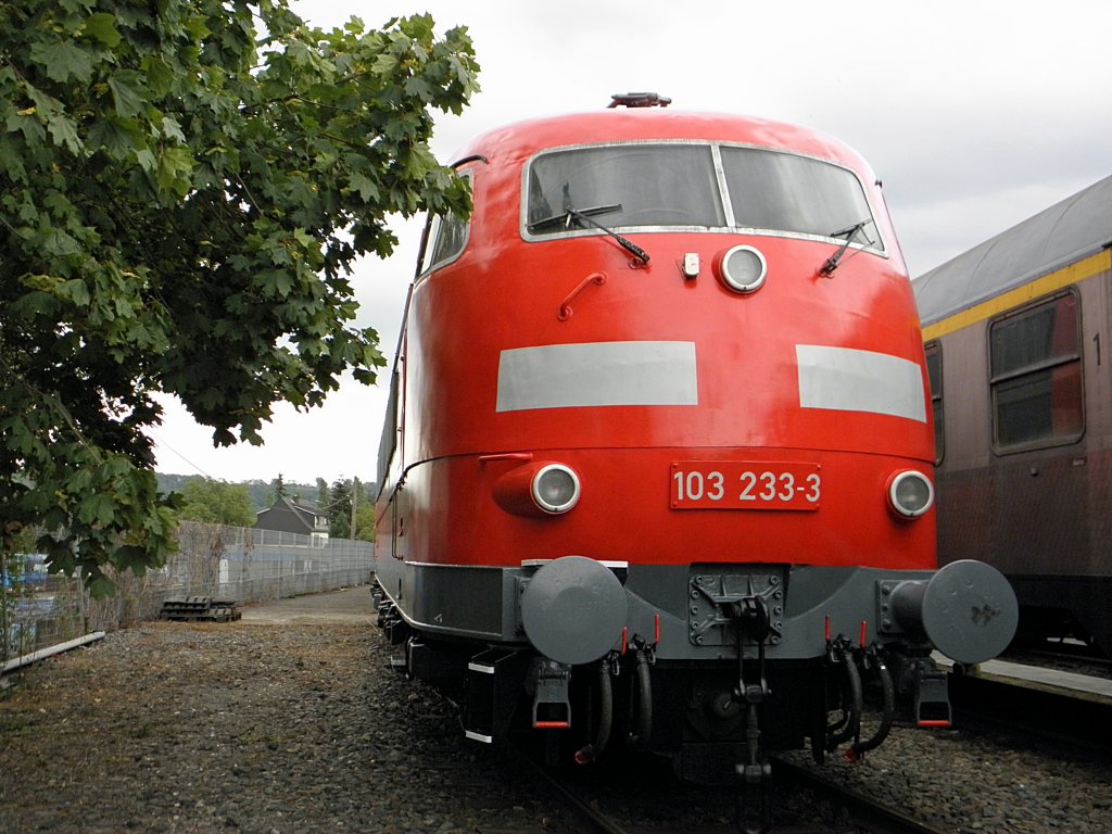 Die neu Lackierte 103 223-3 im DB Museum Koblenz am 17.9.2011