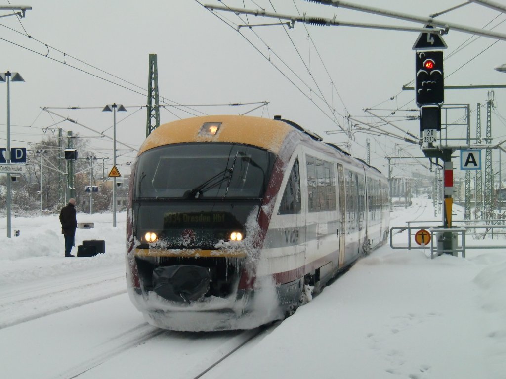 Ein Triebwagen der Schsischen Stdtebahn am 28.12.10. in Dresden Neustadt.