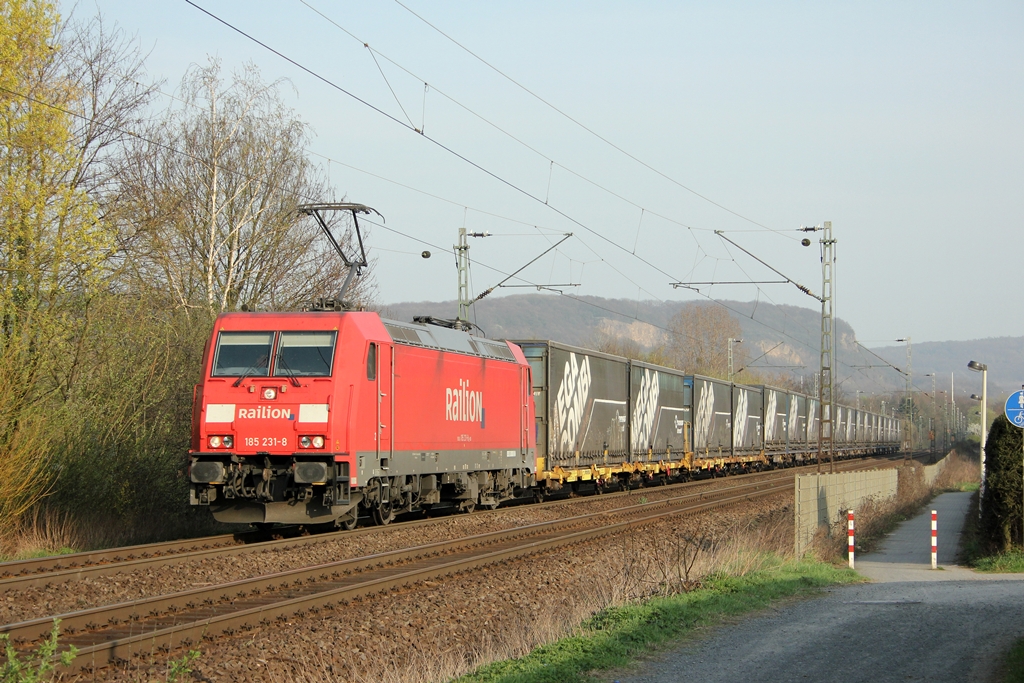 Railion 185 231-8 in Limperich am 27.3.2012