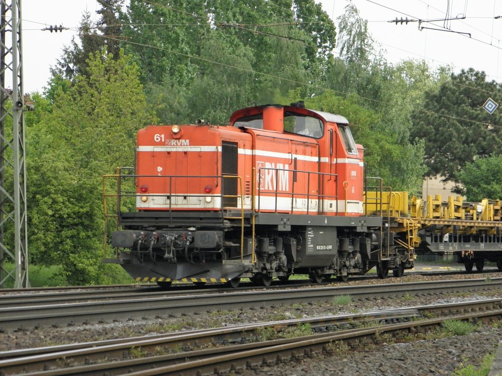 RVM 61 mit einem Gleiszug in Neuwied am 28.4.2011