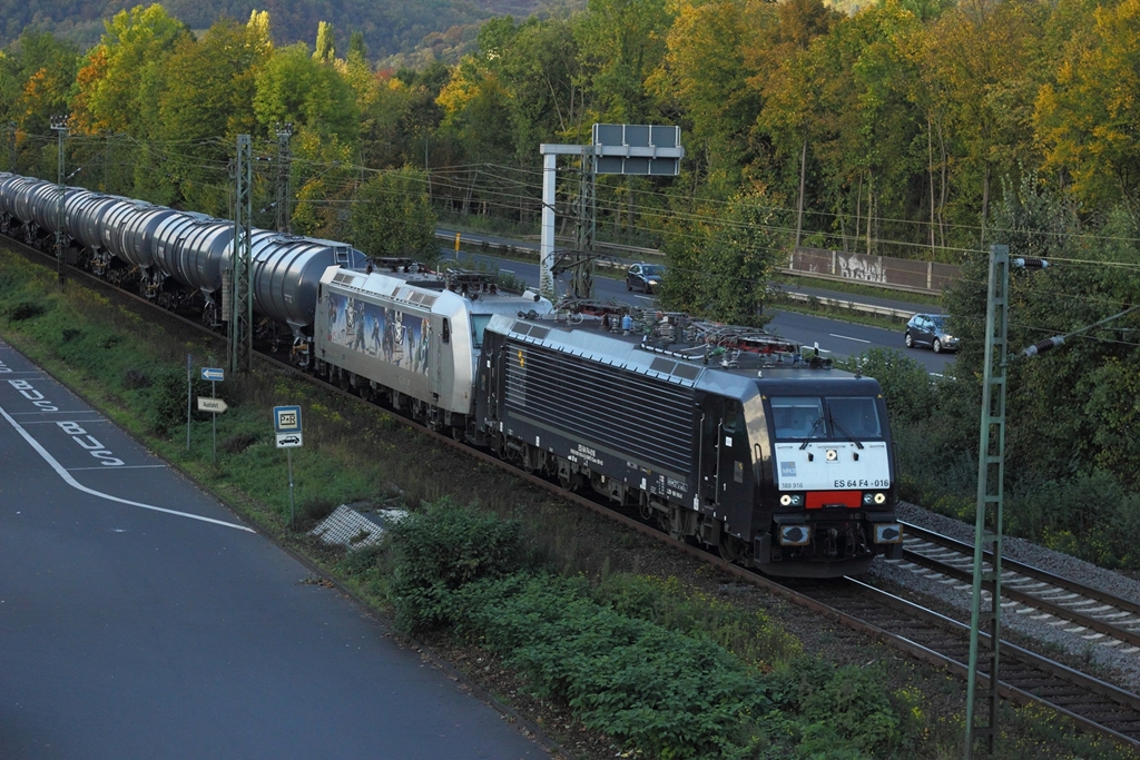 TXL ES 64 F4-016 (189 916) mit TXL 185 540 in Bad Honnef am 15.10.2012