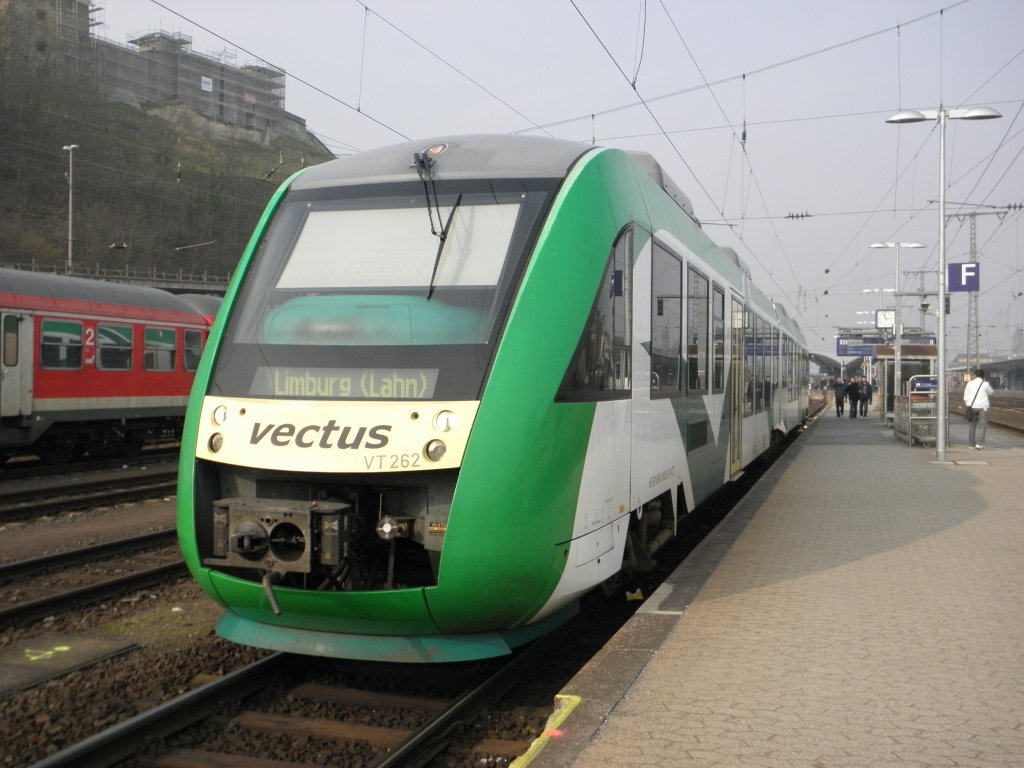 Vectus VT 262 steht abfahrtbereit in Koblenz hbf am 5.3.2011