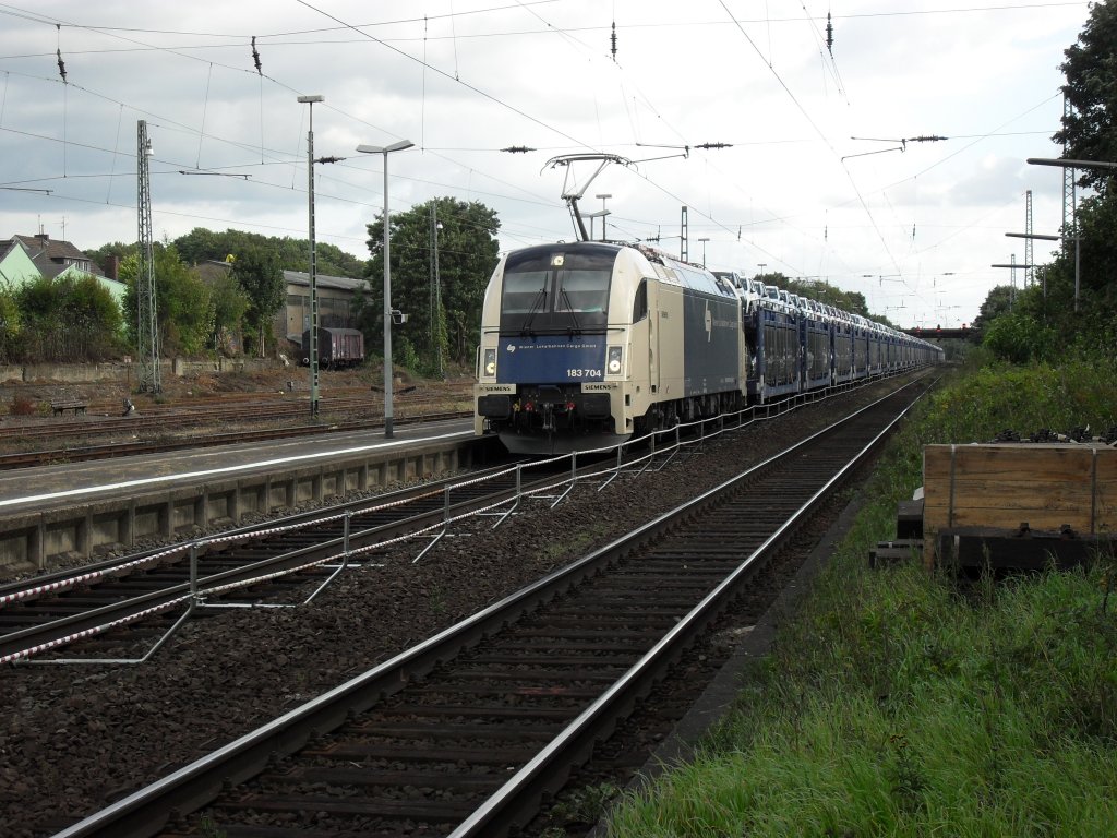 WLBC 183 704 mit dem Dacia Zug in Beuel am 25.9.10