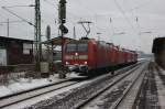 185 054-4 zog am 29.12.2010 einen Lokzug durch Bonn-Beuel mit diesen Loks:152 057-6,185 372-0,152 009-7 und 155 149-8.