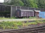 rhein-sieg-eisenbahn-rse/83875/ein-gedeckter-gterwagen-von-der-rse Ein Gedeckter Gterwagen von der RSE in Beuel am 24.7.10