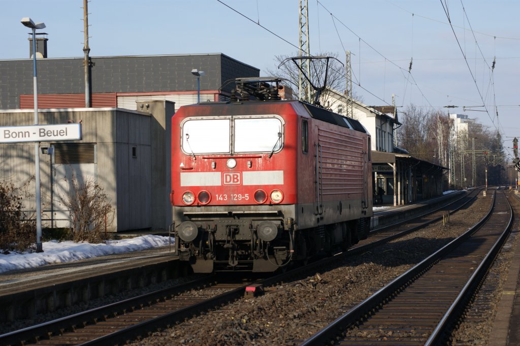 143 129-5 bei der Lz Durchfahrt in Bonn-Beuel am 04.01.2011.