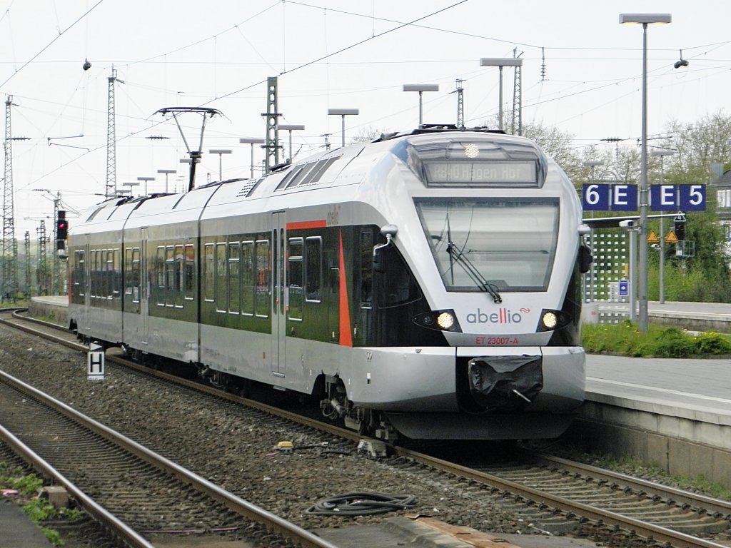 Abellio ET 23007-A bei der einfahrt in Bochum Hbf am 16.4.2011