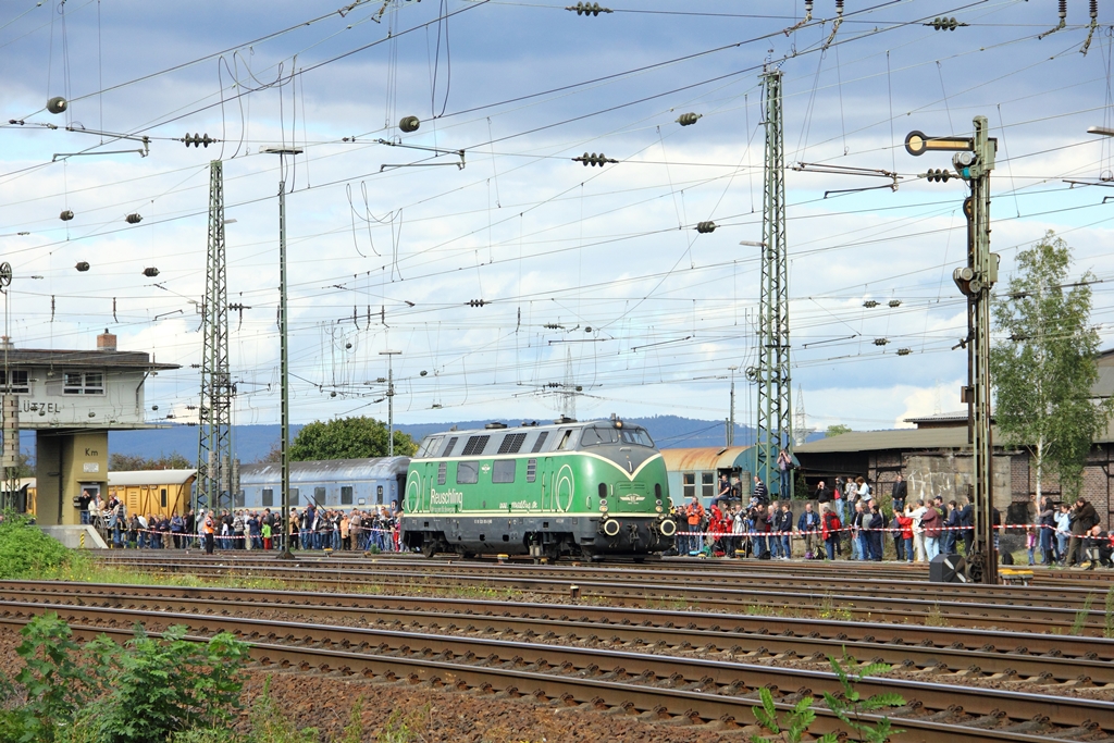 BEG V 200  220 053  in Koblenz-Ltzel am 29.9.2012