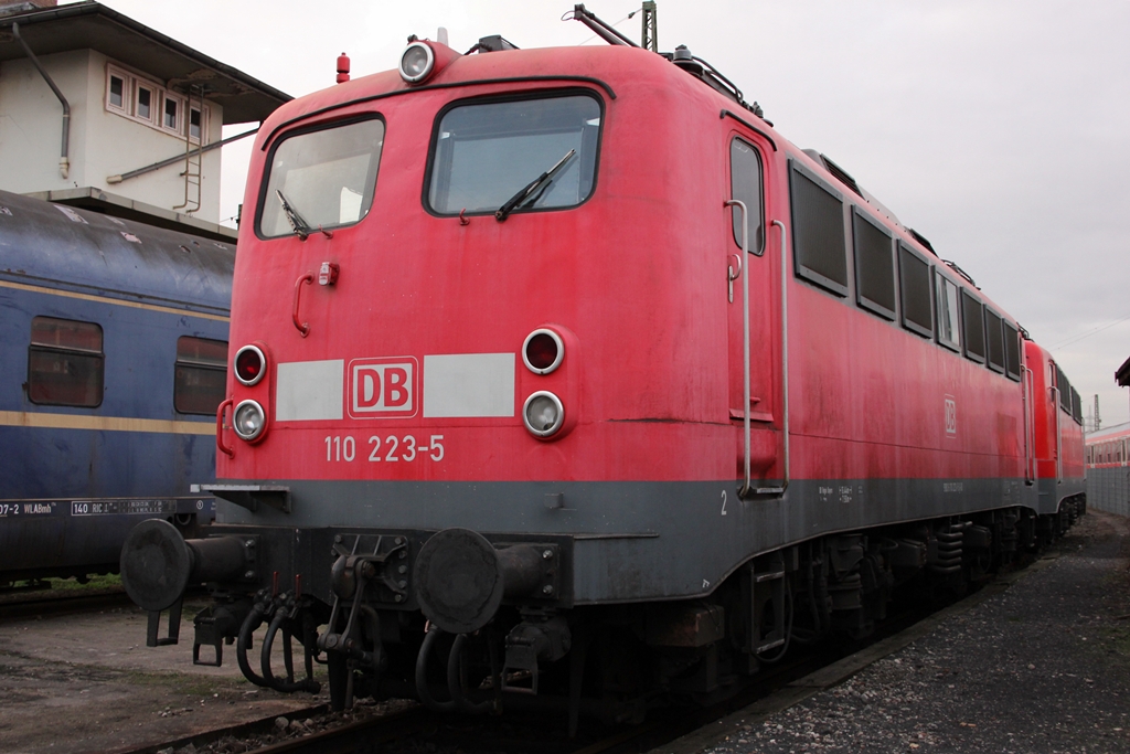 DB 110 223-5 im DB Museum Koblenz am 14.1.2012