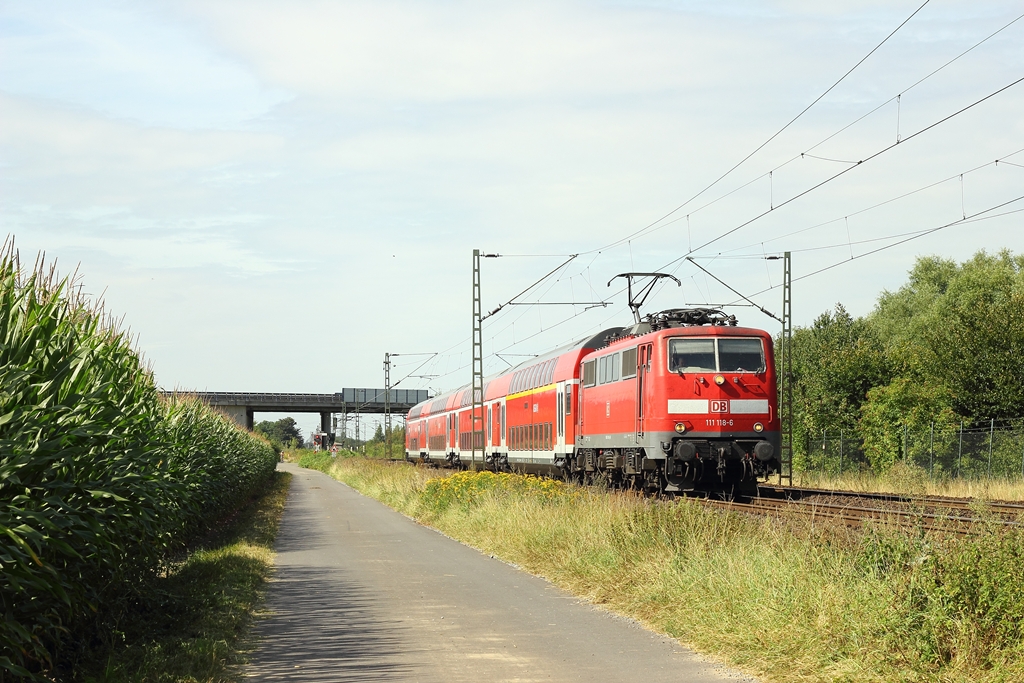 DB 111 118-6 in Meerbusch-Osterath am 17.8.2012