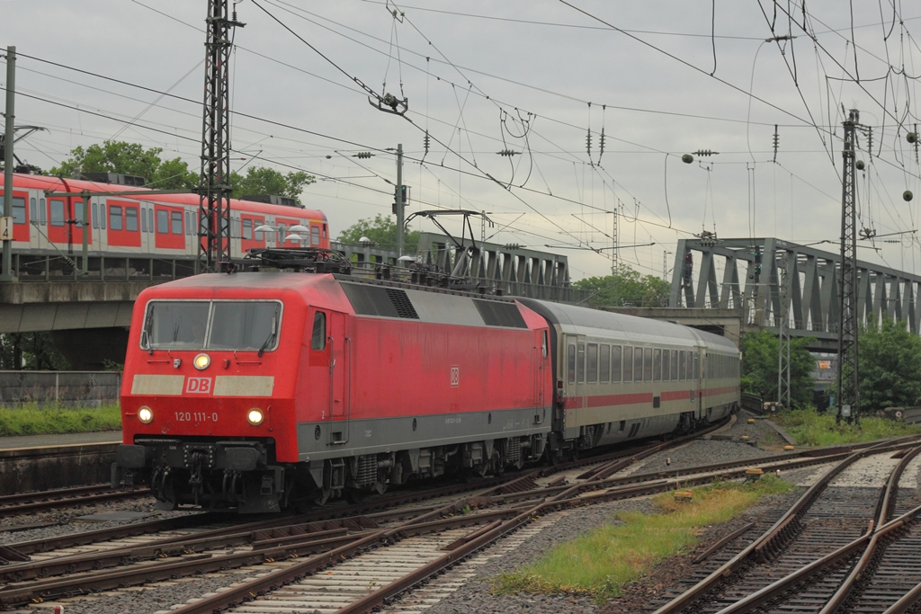 DB 120 111-0 in Kln Messe-Deutz am 29.6.2012