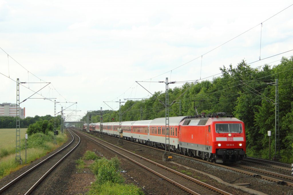 DB 120 151-6 in Kln-Stammheim am 10.6.2012. Gru an den Tf !
