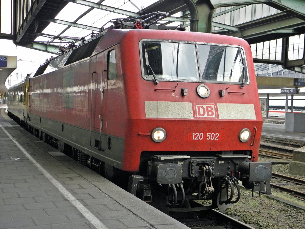 DB 120 502 mit einem Messzug in Duisburg Hbf am 28.4.2011