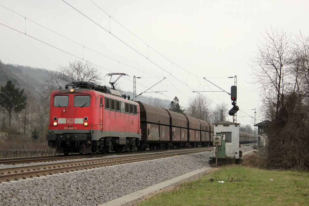 DB 140 858-2 in Leutesdorf am 17.3.2012