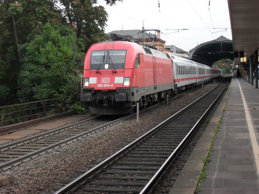 DB 182 003 mit IC 2022 in Bonn am 15.10.10