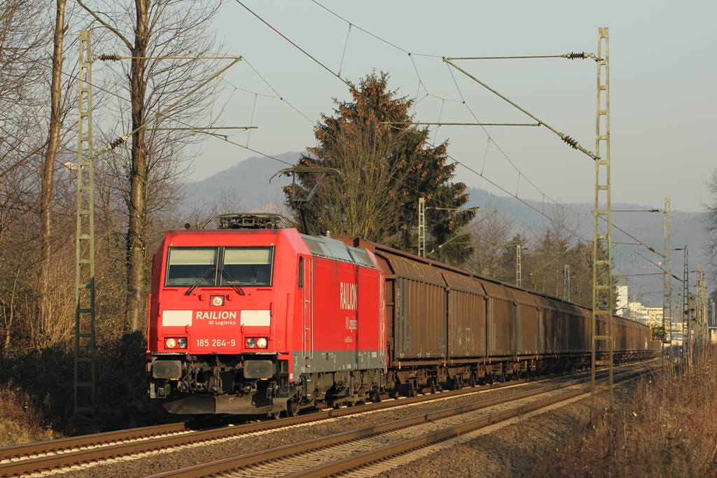 DB 185 264-9 in Bad Honnef am 1.2.2012