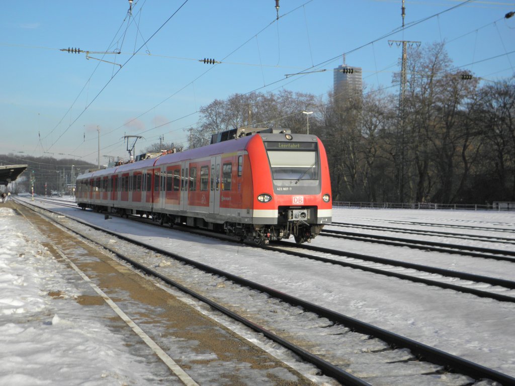 DB 423 807-7 aus Stuttgart in Kln West am 30.12.10