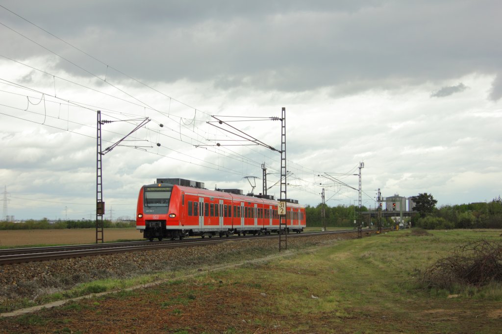 DB 425 750-7 als RB2 nach Karlsruhe Hbf in Wiesental am 21.4.2012