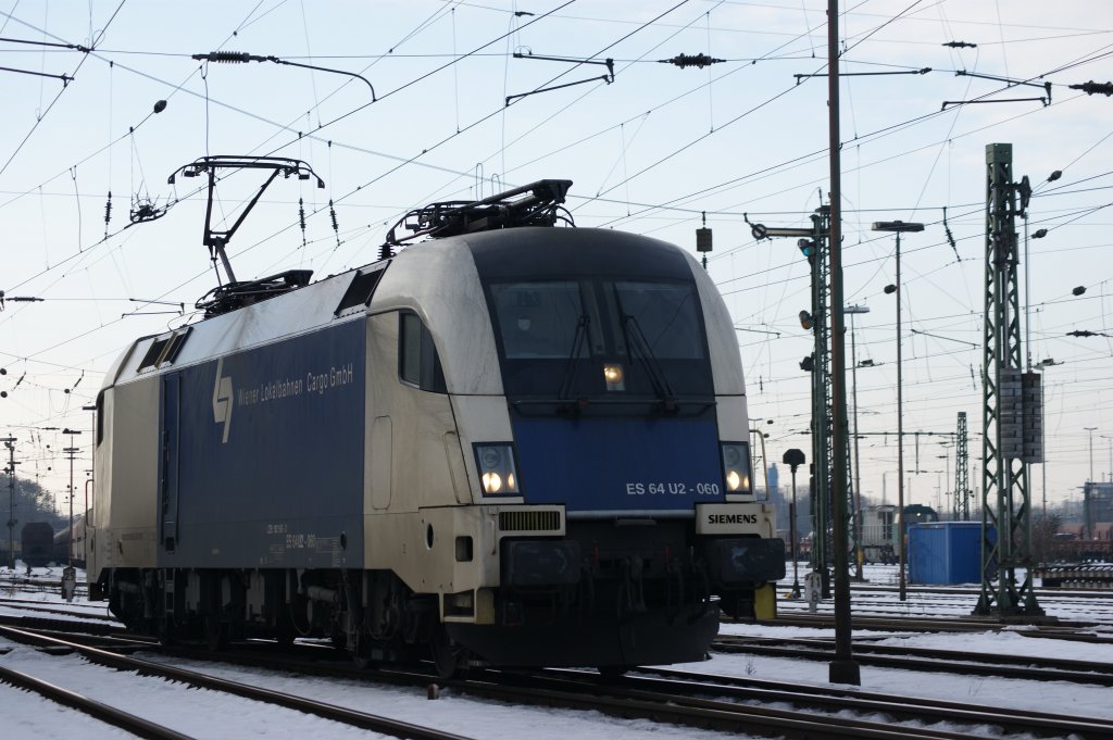ES 64U2-060 von WLC bei der Durchfahrt in Oberhausen-West am 5.1.2011.