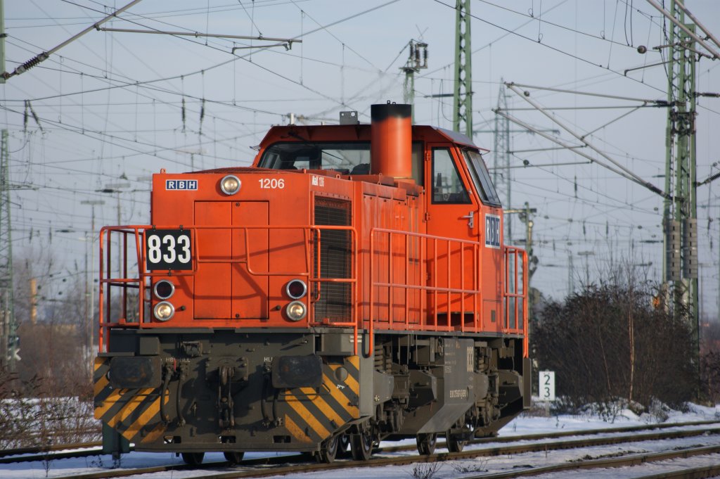 Mak G1206 von RBH (833) bei der Durchfahrt in Oberhausen-West am 5.1.2011.