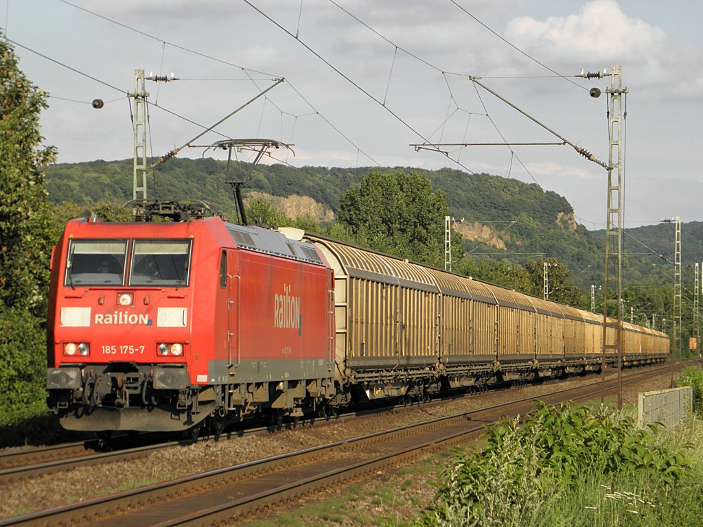 Railion 185 175-7 in Limperich am 21.7.2011
