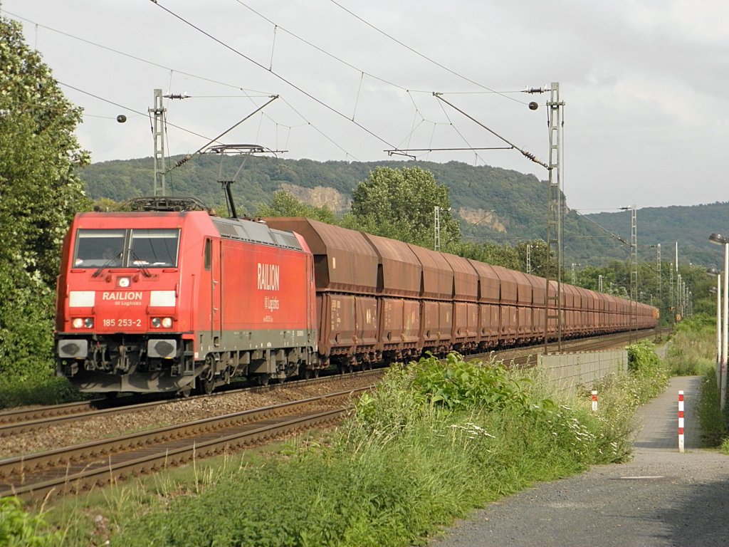 Railion 185 253-2 in Limperich am 29.7.2011