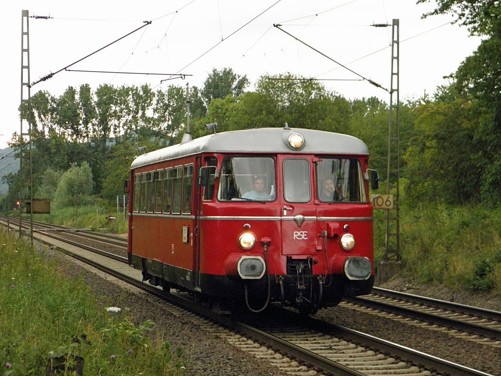 RSE VT25 whrend einer Sonderfahrt zwischen Beuel und Unkel in Unkel am 23.7.2011
