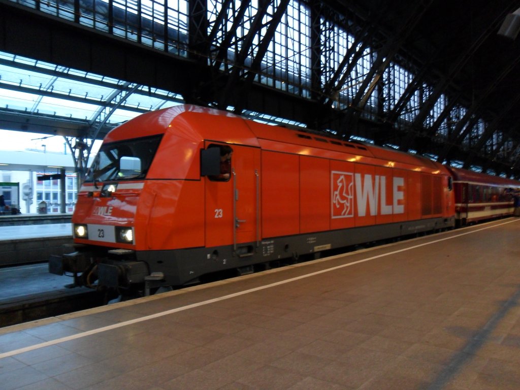 WLE 23 (Br 223) mit einem Mller Touristik Sonderzug im Klner Hbf am 28.11.10