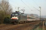 DB Fernverkehr ES 64 U2-072 (182 572) am EC6 am 27.3.2012 in Limperich.