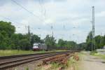 TXL ES 64 U2-029 (182 529) mit einem leeren Schienenzug nach Italien am 9.7.2012 in Leverkusen-Opladen.