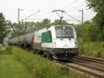 183 701  Train of Ideas/I Love Hamburg mit einem Kesselzug in Unkel am 27.7.2011